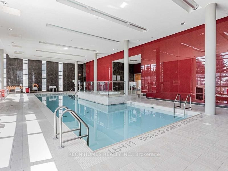 125 Village Green Sq, #1902