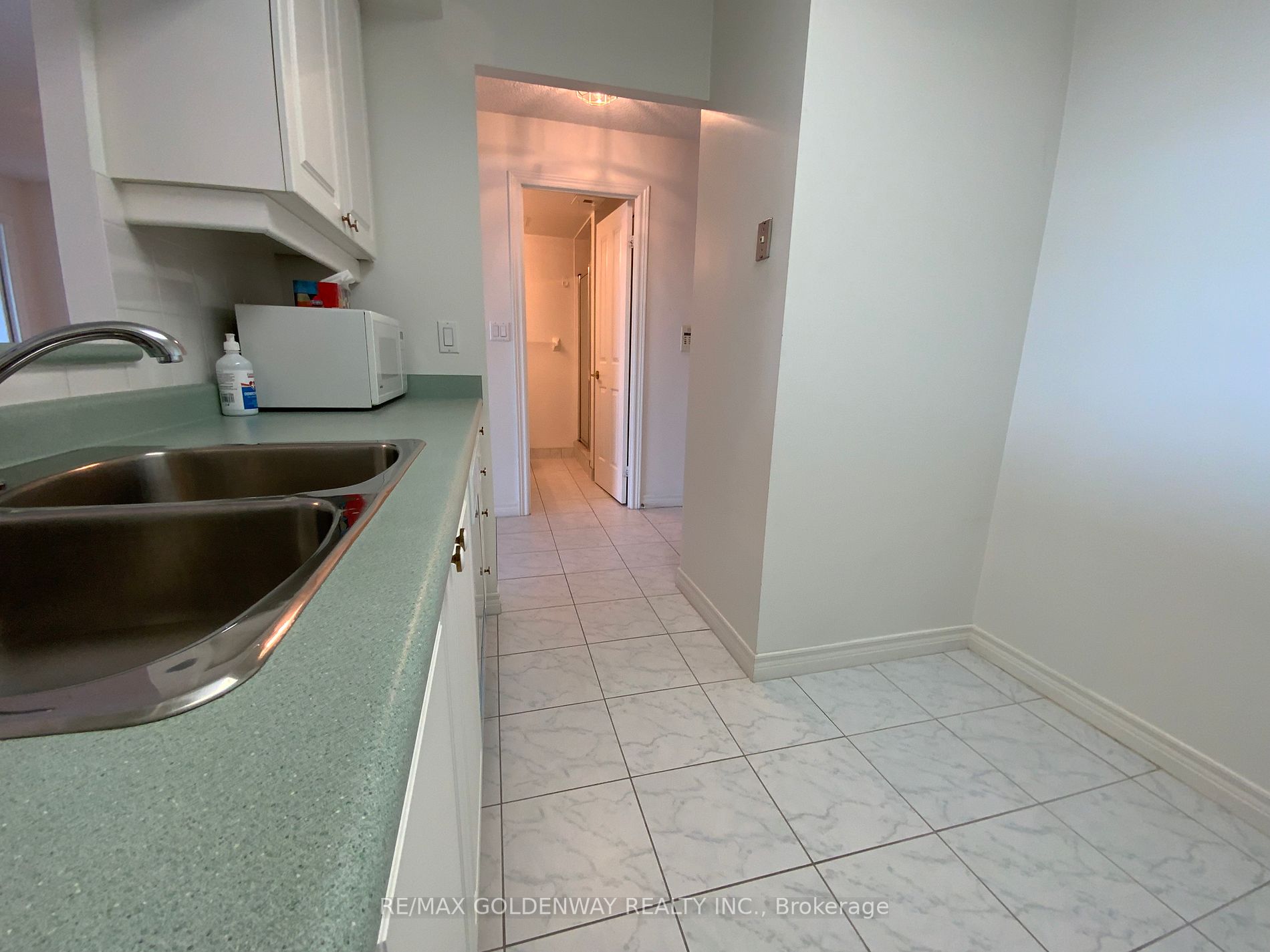 68 Corporate Dr, #3329