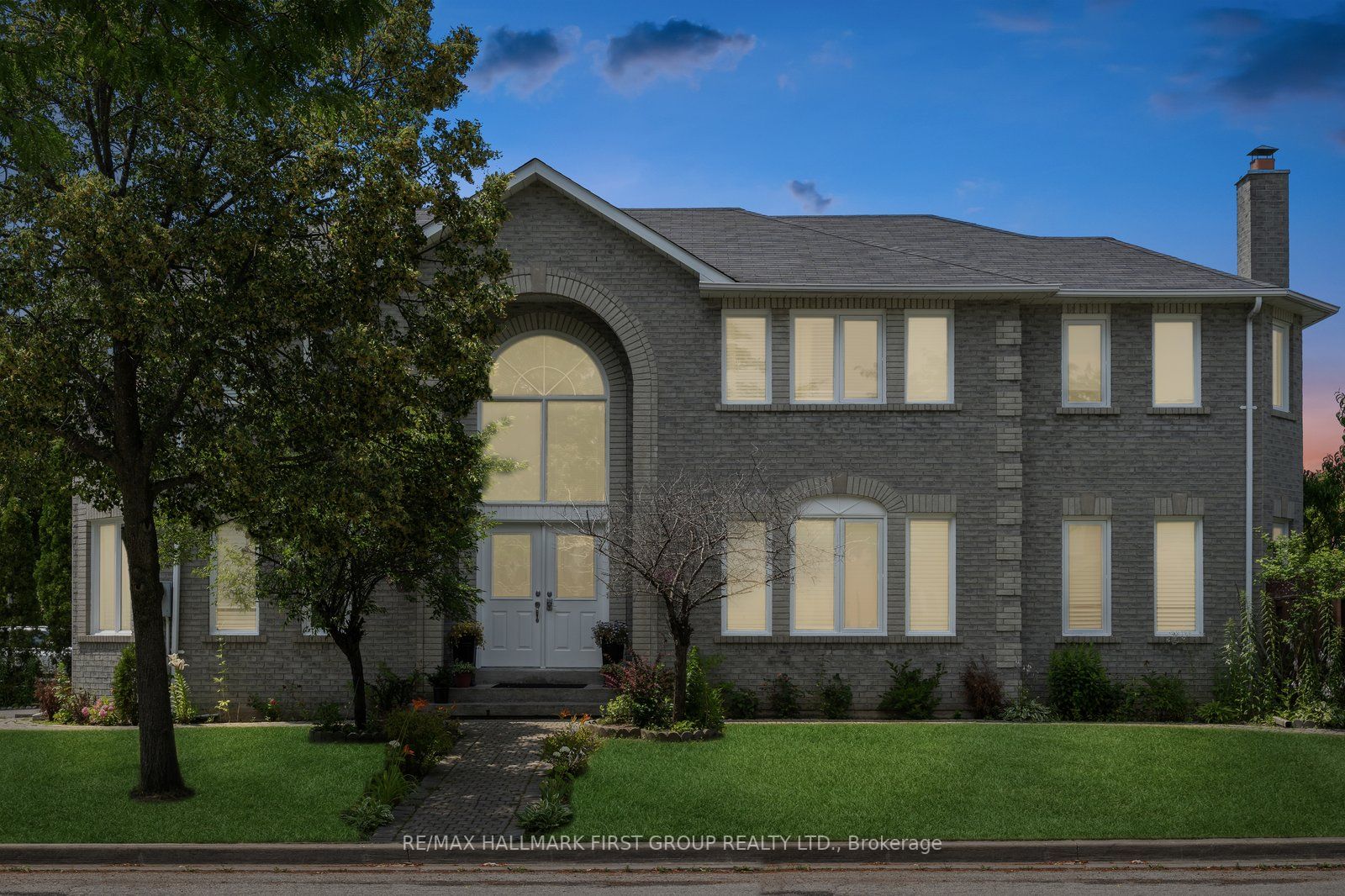 200 Mossbrook Sq