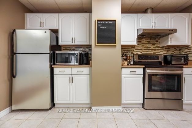5800 Sheppard Ave E, #15
