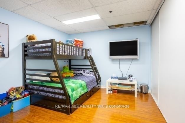 5800 Sheppard Ave E, #15