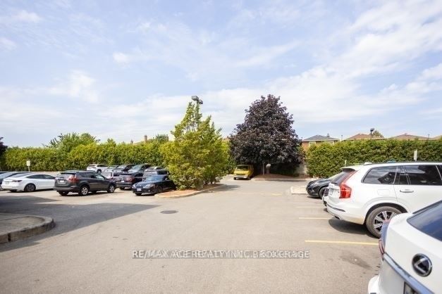 5800 Sheppard Ave E, #15