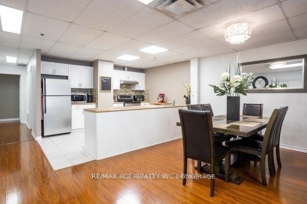 5800 Sheppard Ave E, #15