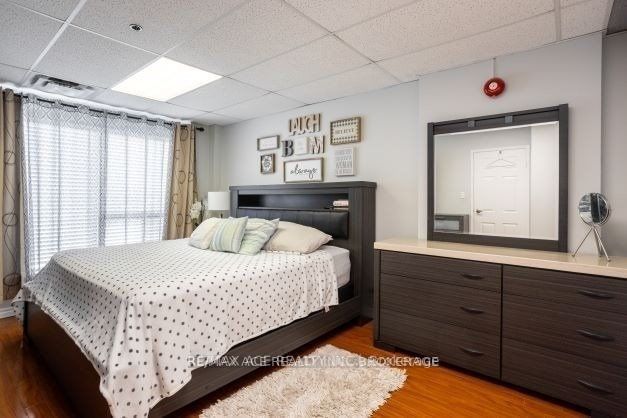 5800 Sheppard Ave E, #15