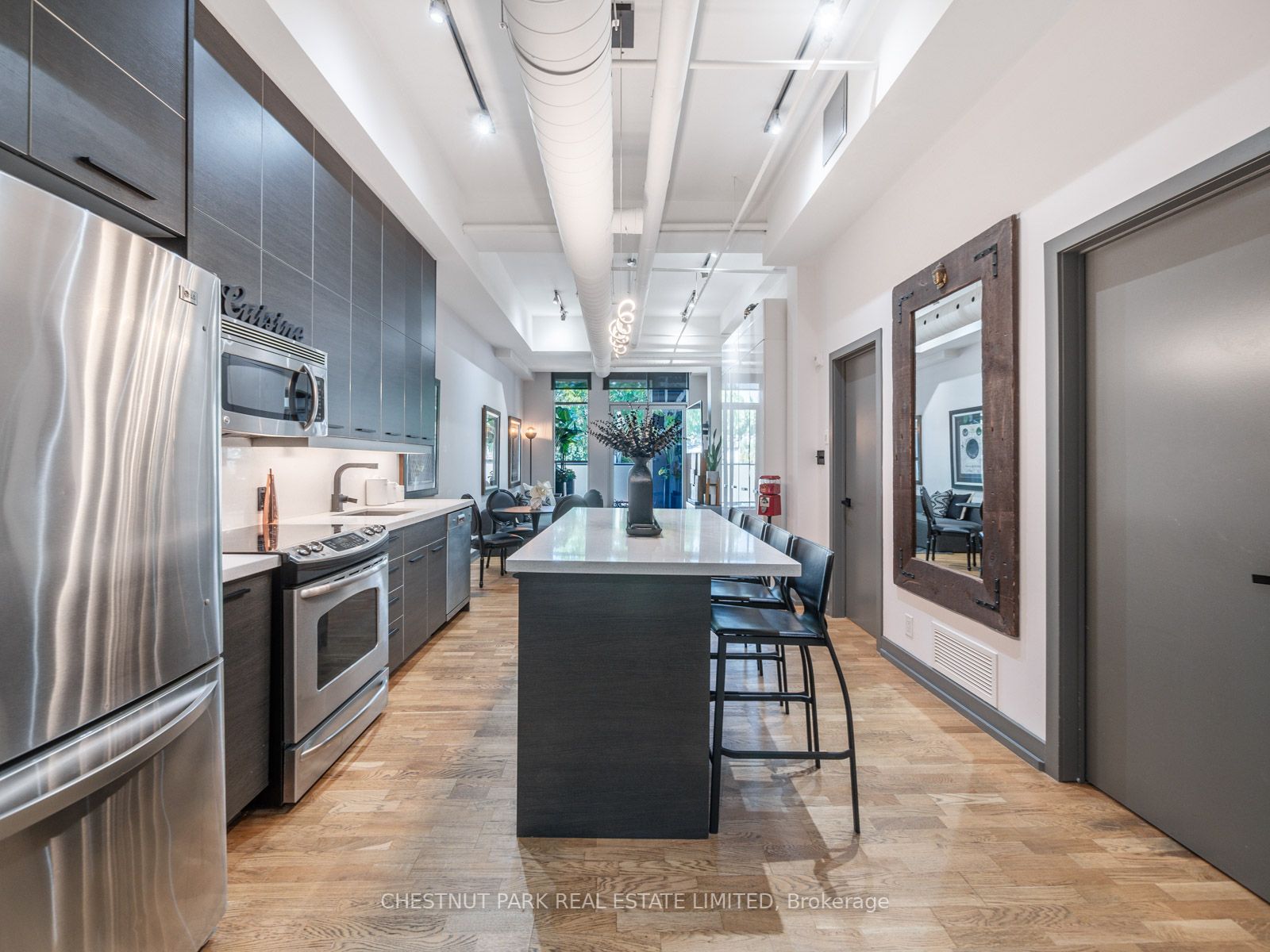 1852 Queen St E, #206