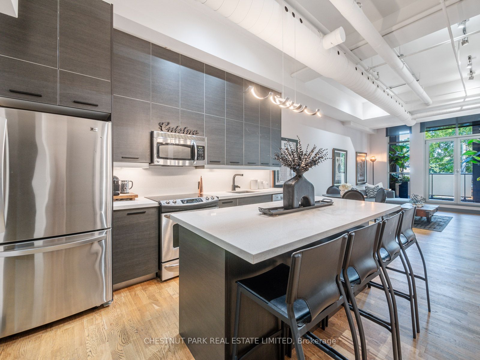 1852 Queen St E, #206