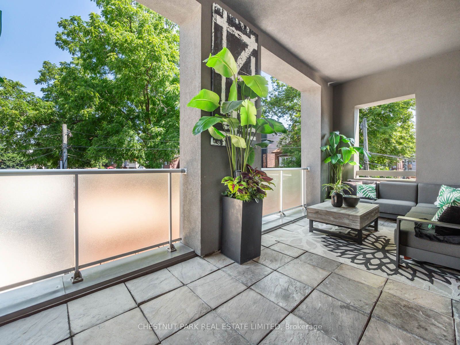 1852 Queen St E, #206