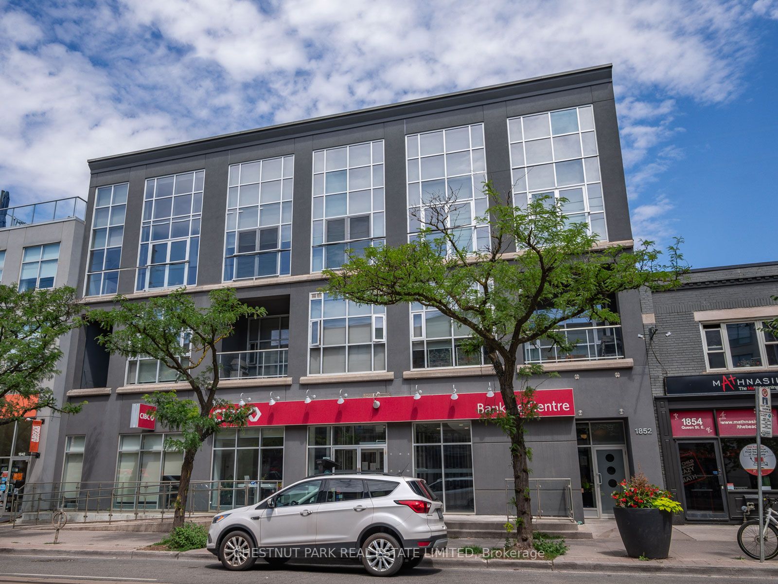 1852 Queen St E, #206