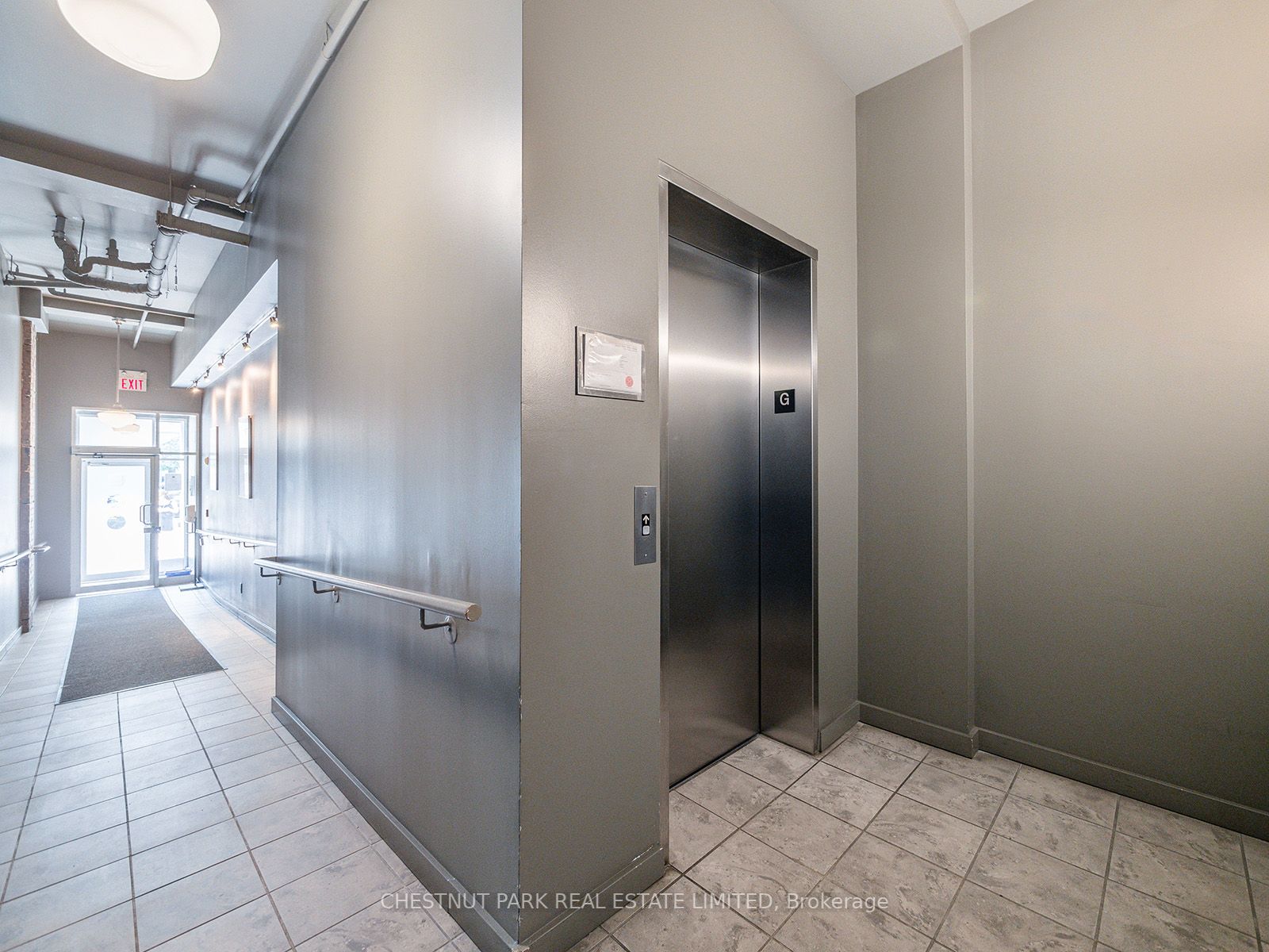 1852 Queen St E, #206