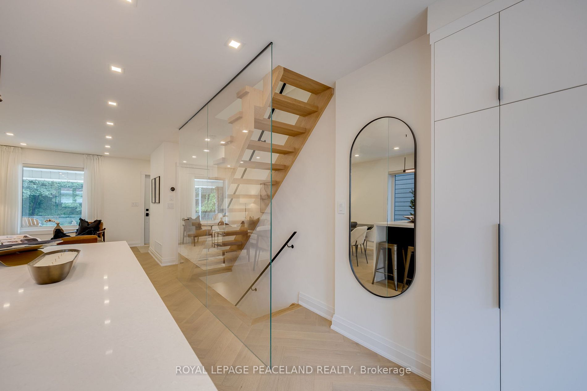 806 Kingston Rd