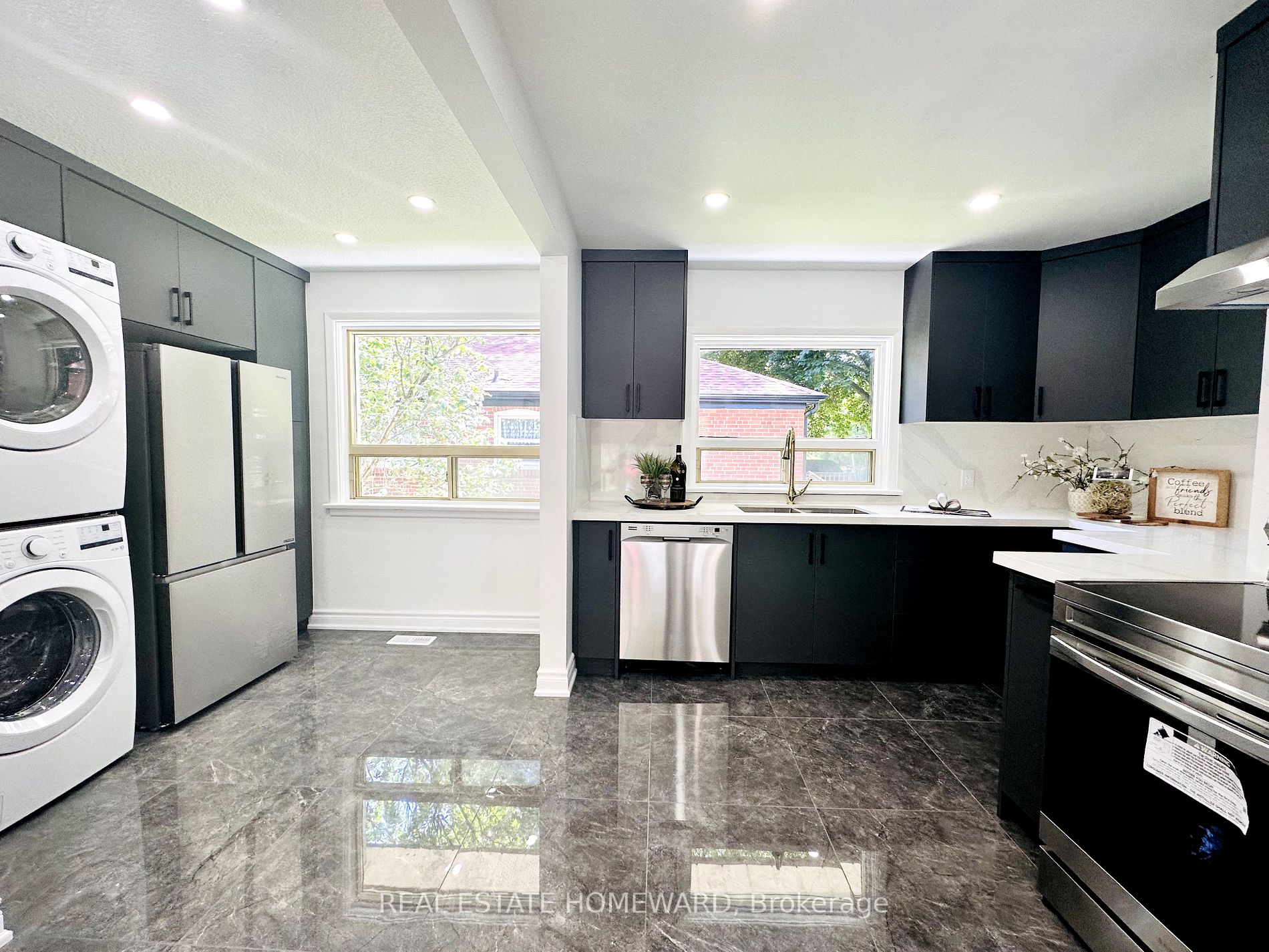 53 Miramar Cres