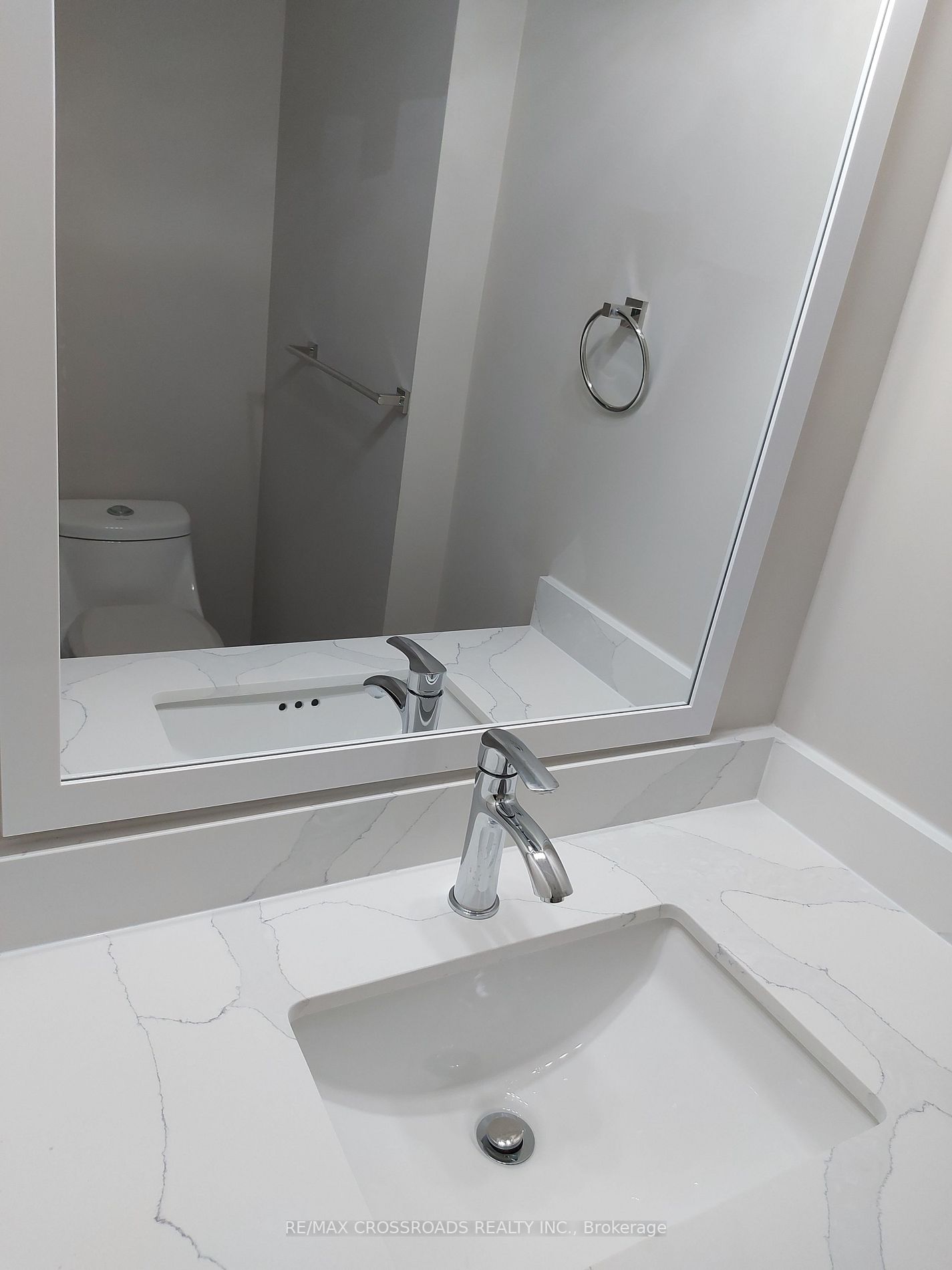21 Livonia Place, #90