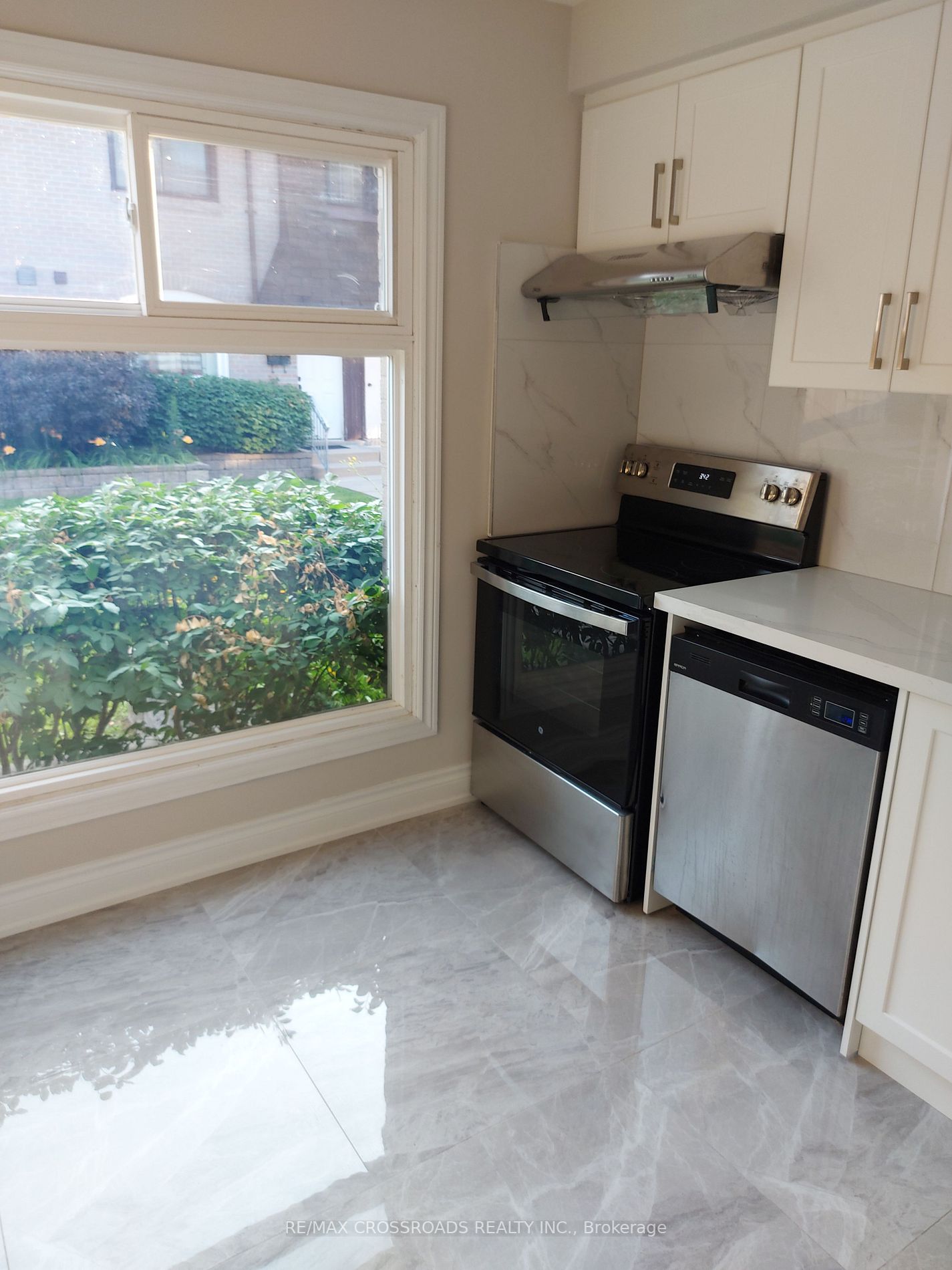 21 Livonia Place, #90