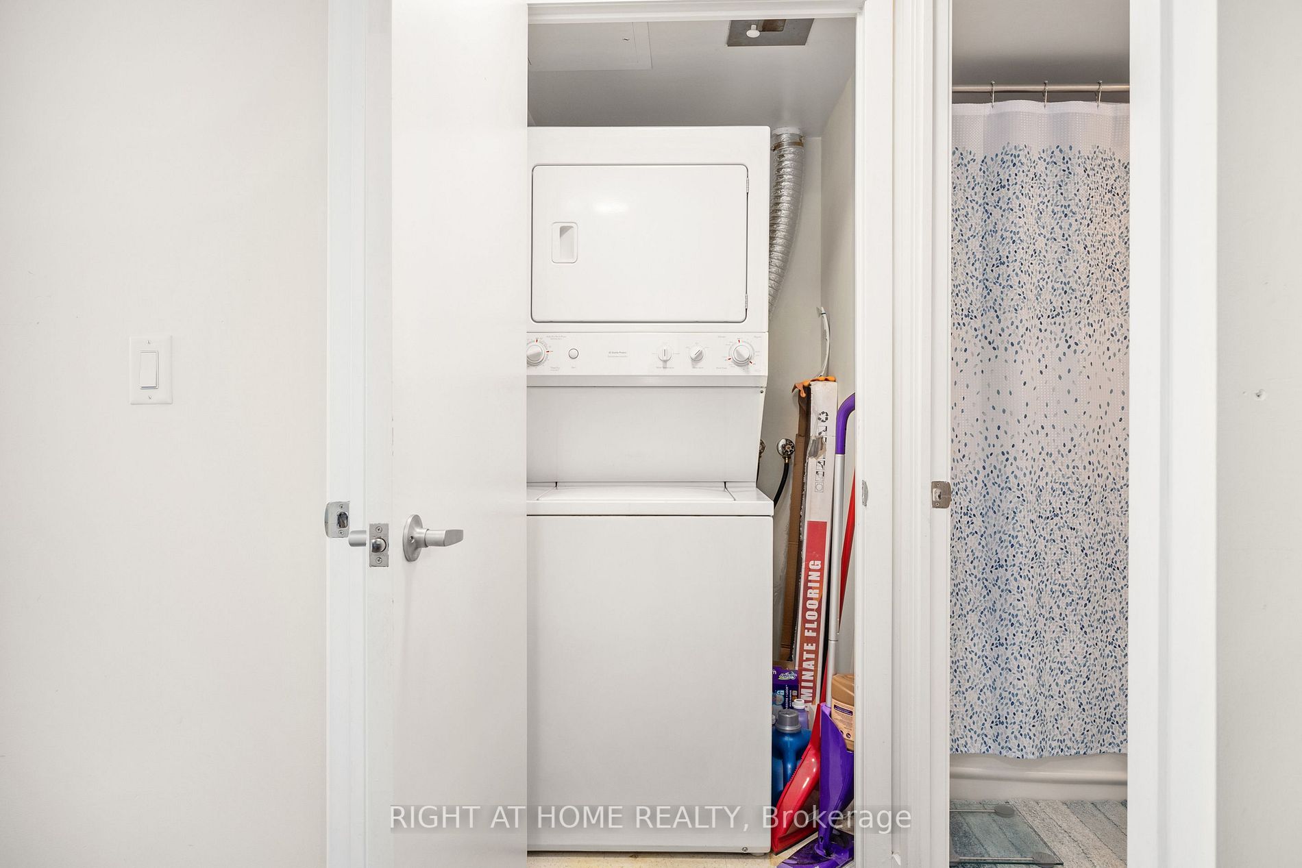 36 Lee Centre Dr, #2507