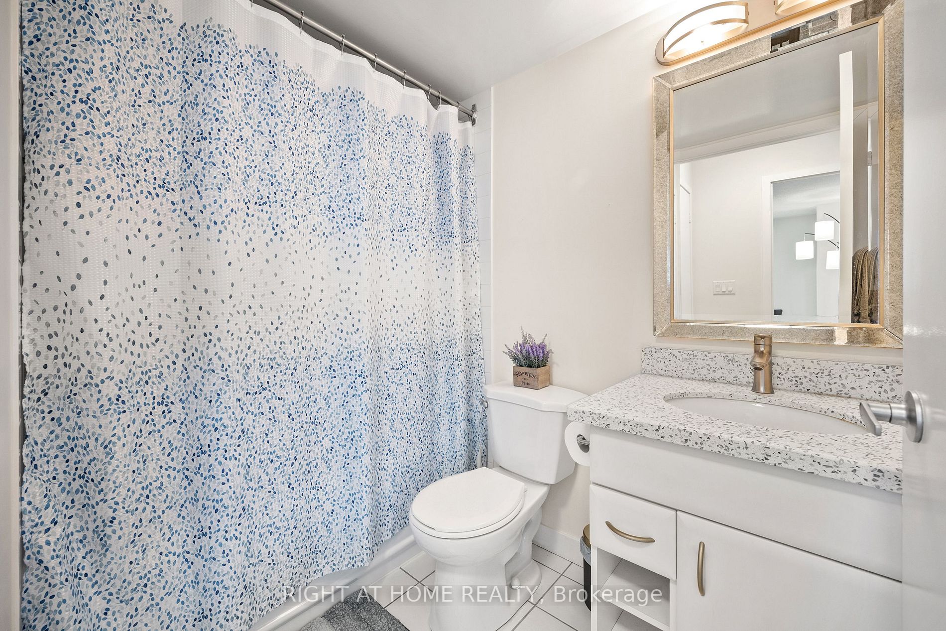 36 Lee Centre Dr, #2507