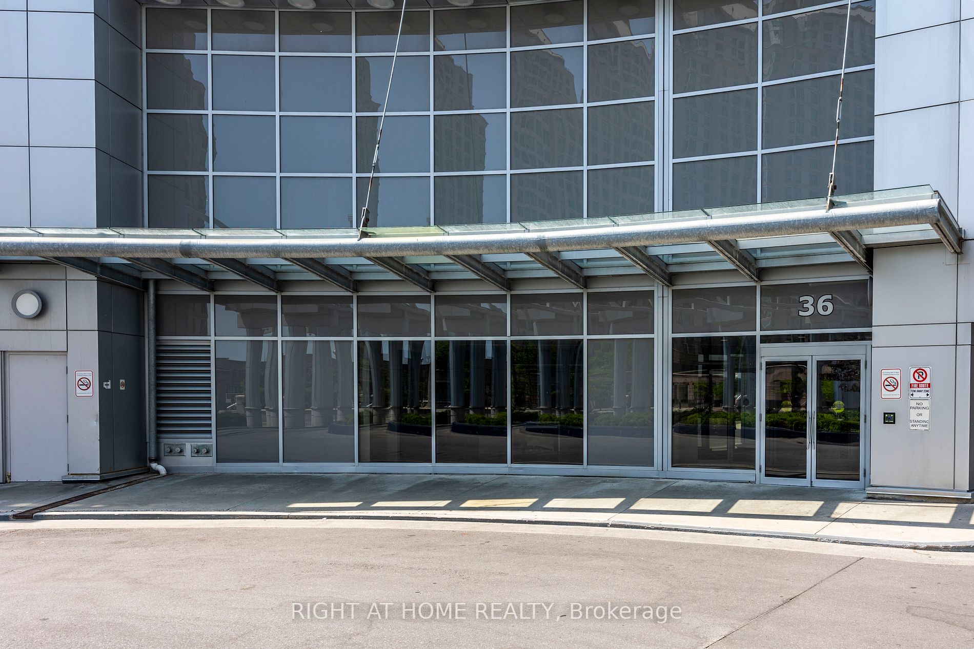 36 Lee Centre Dr, #2507