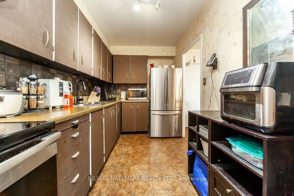 1 Massey Sq, #418
