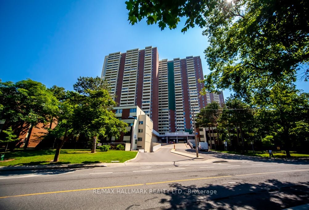 1 Massey Sq, #418