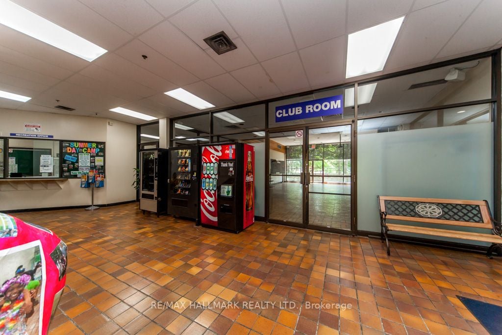 1 Massey Sq, #418