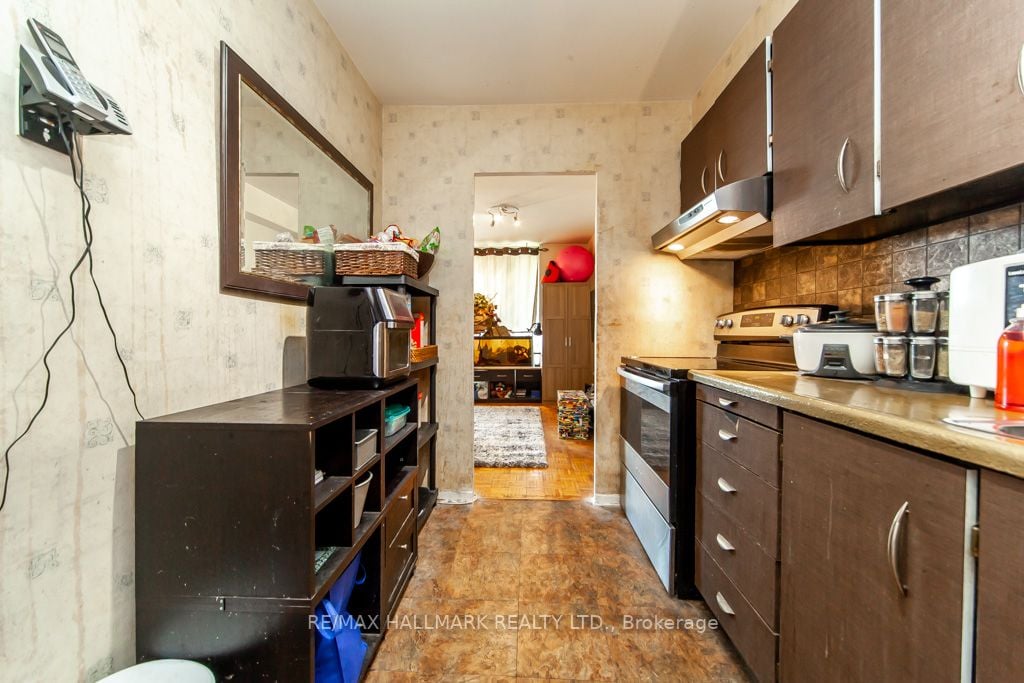1 Massey Sq, #418