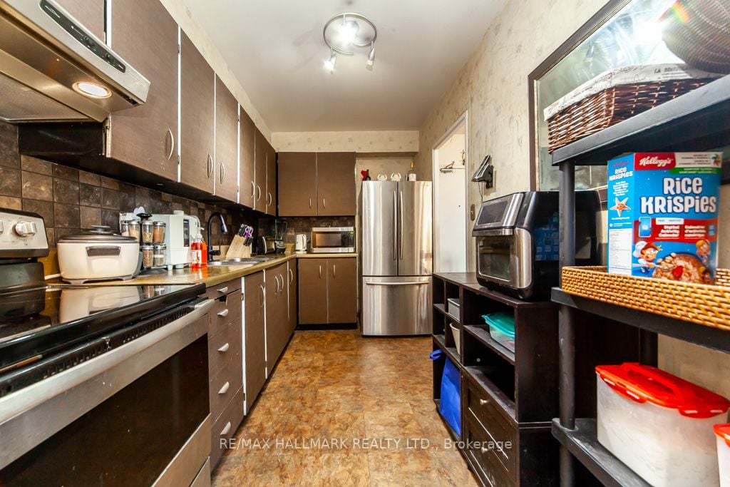 1 Massey Sq, #418