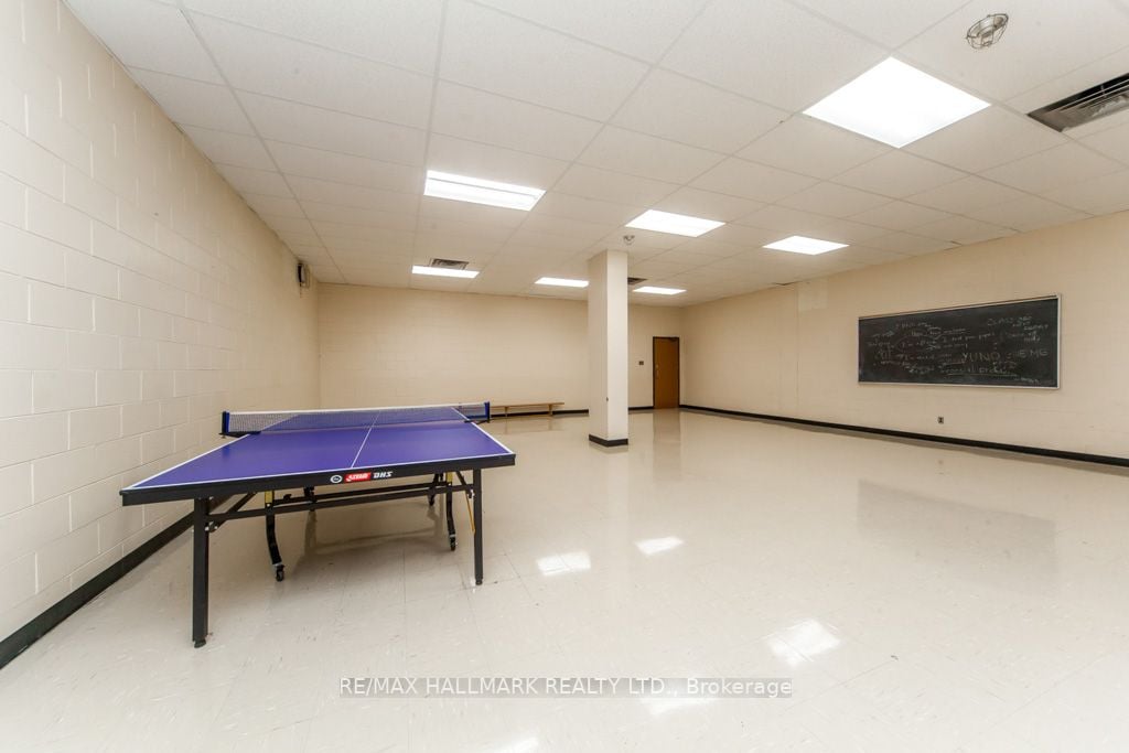 1 Massey Sq, #418