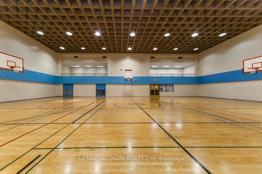 1 Massey Sq, #418