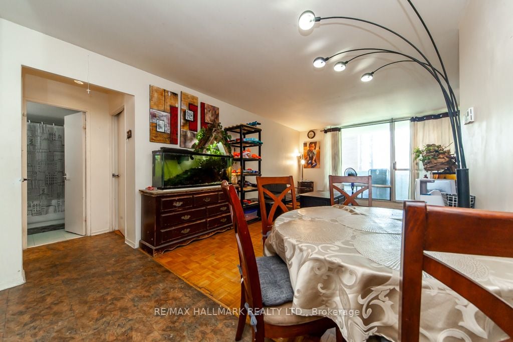 1 Massey Sq, #418