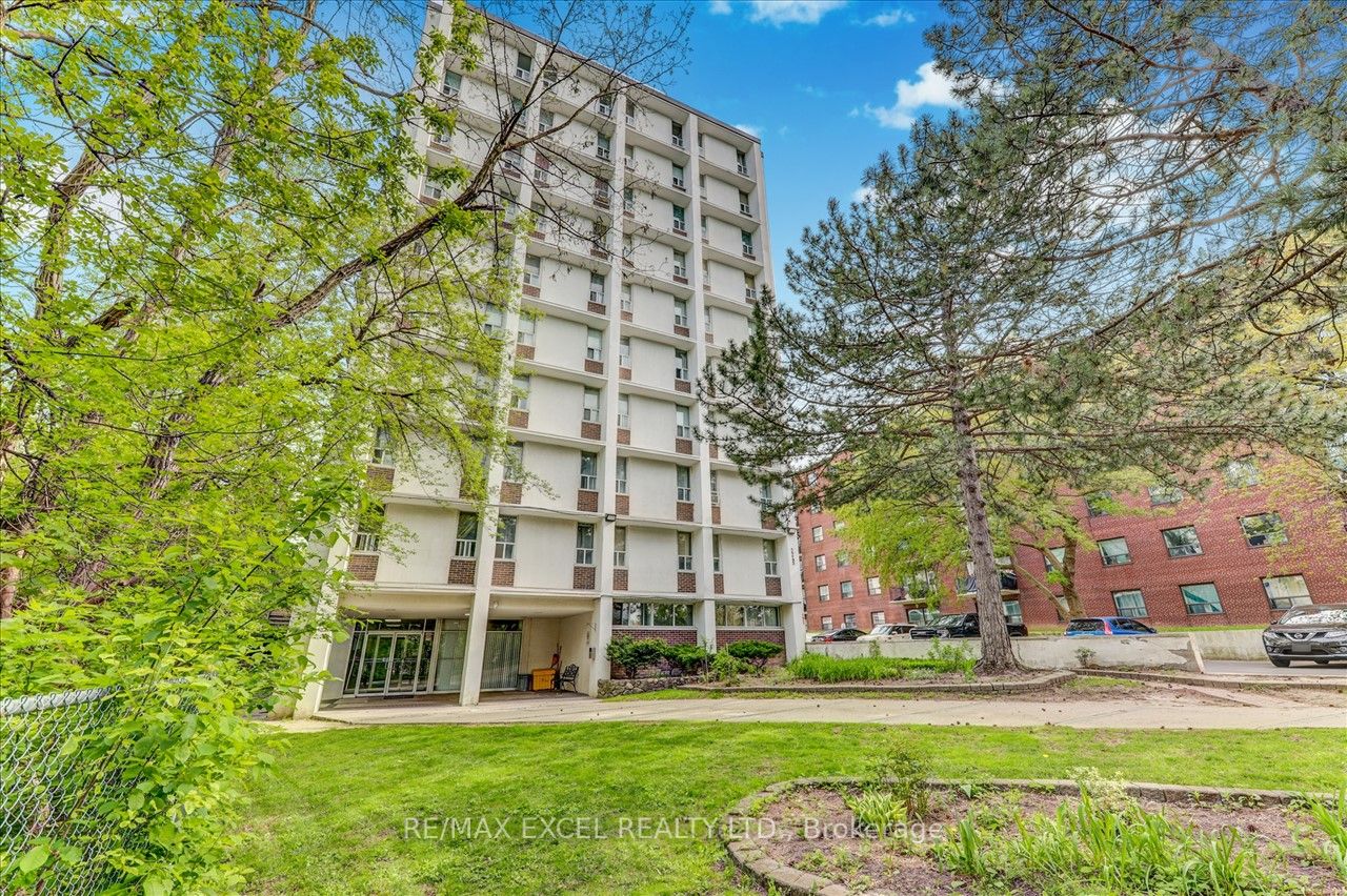 2245 Eglinton Ave E, #205