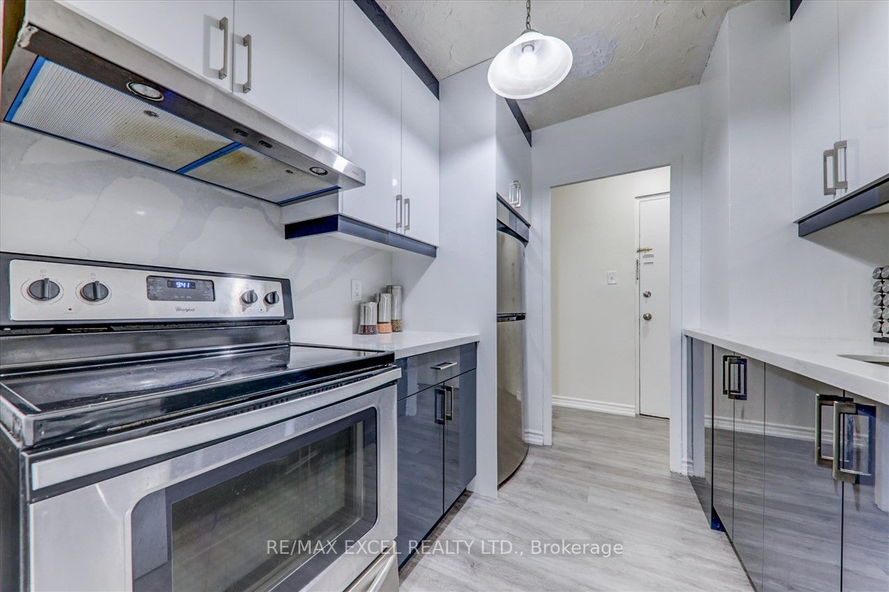 2245 Eglinton Ave E, #205