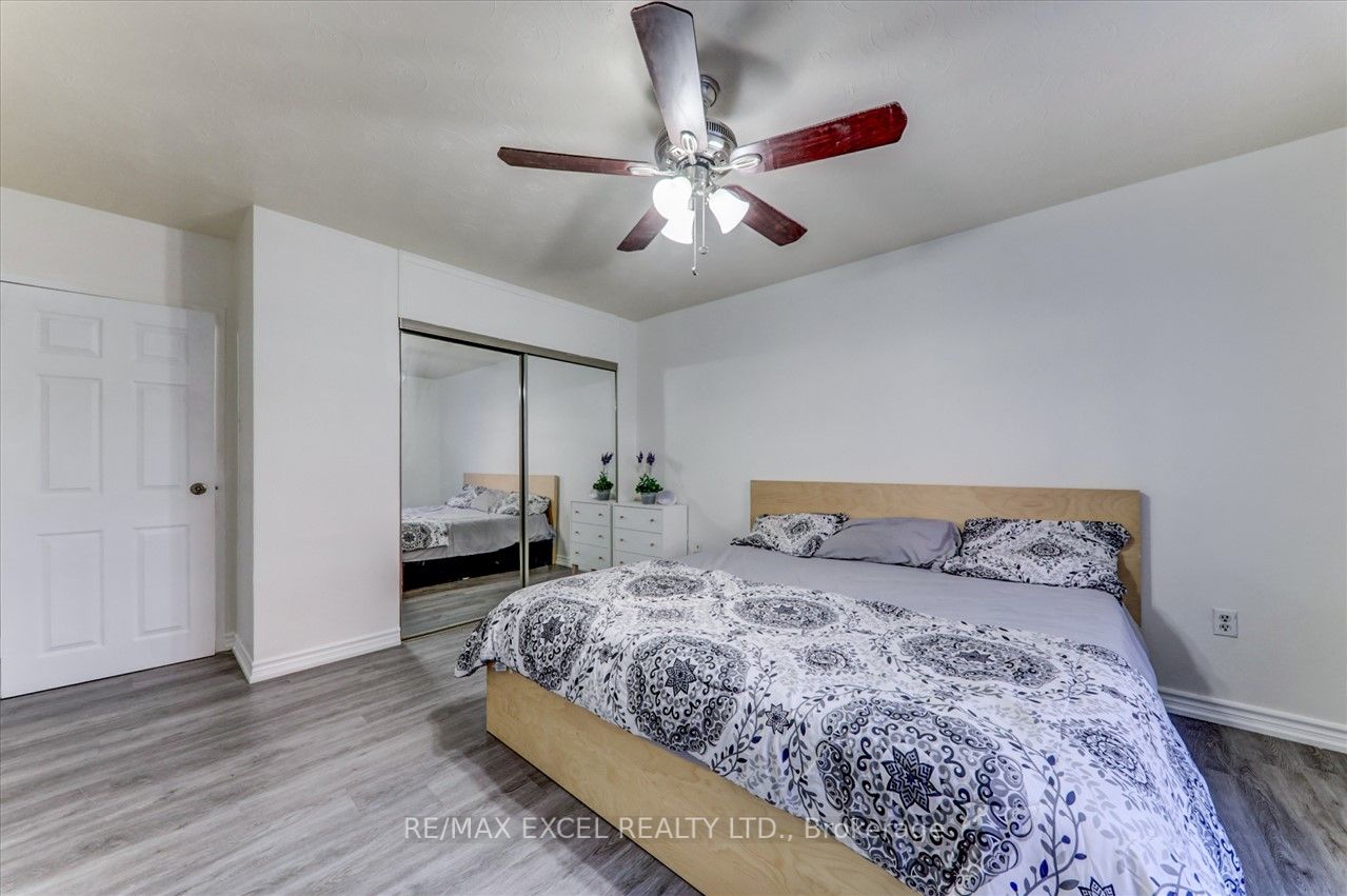 2245 Eglinton Ave E, #205