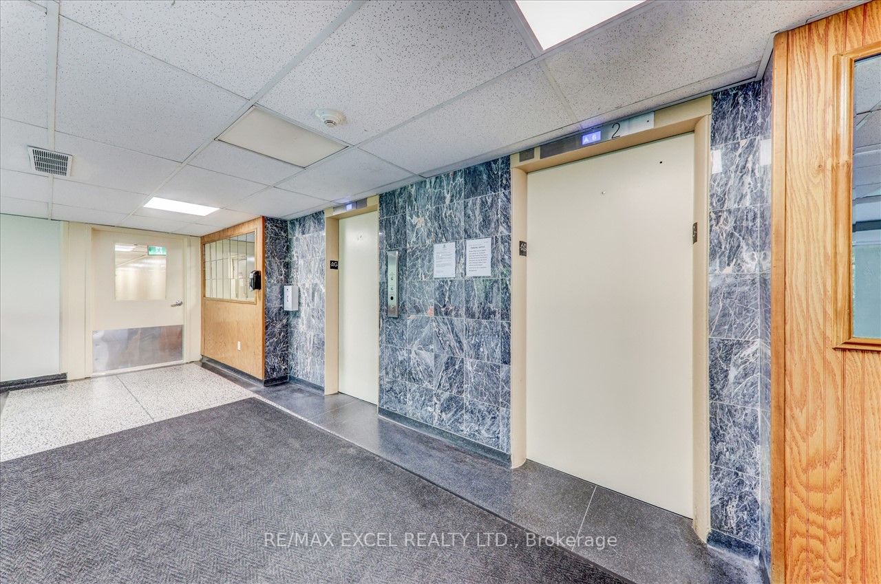 2245 Eglinton Ave E, #205
