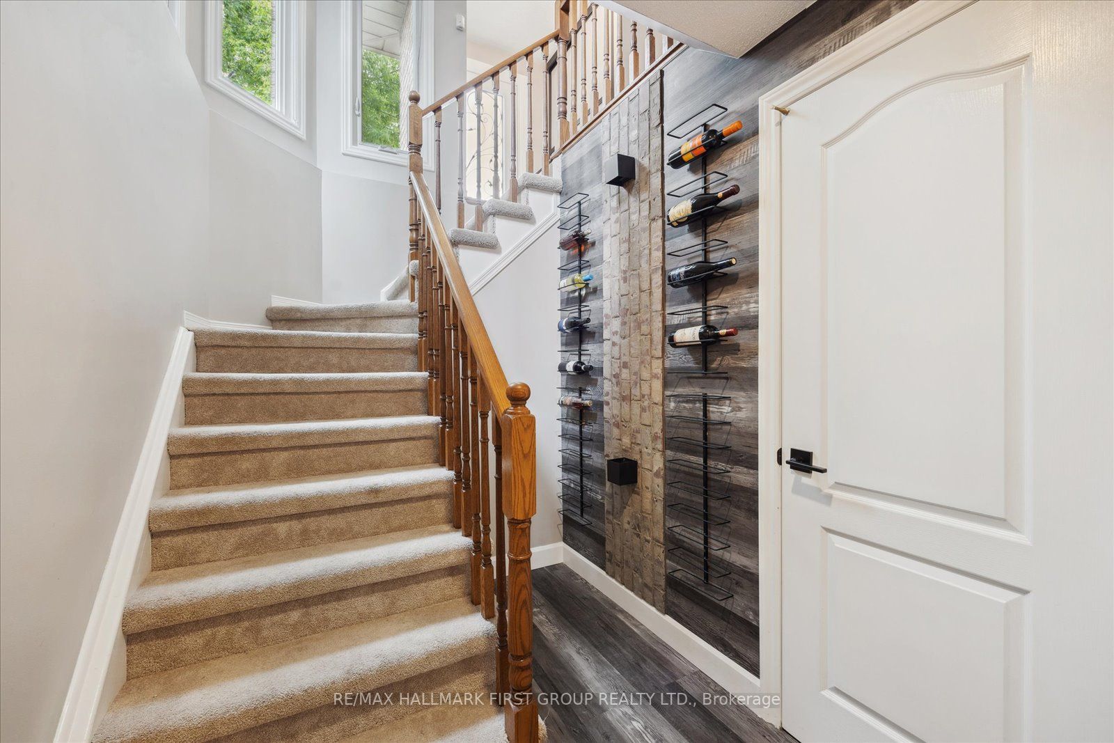 21 Hogan Cres