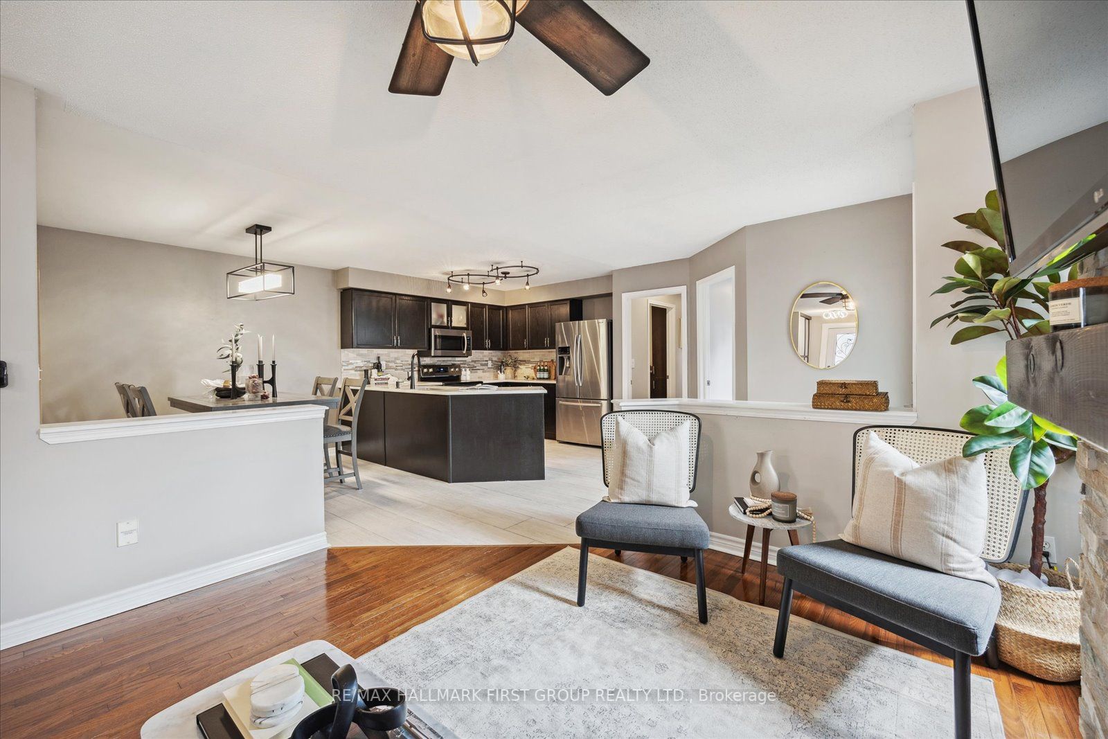 21 Hogan Cres