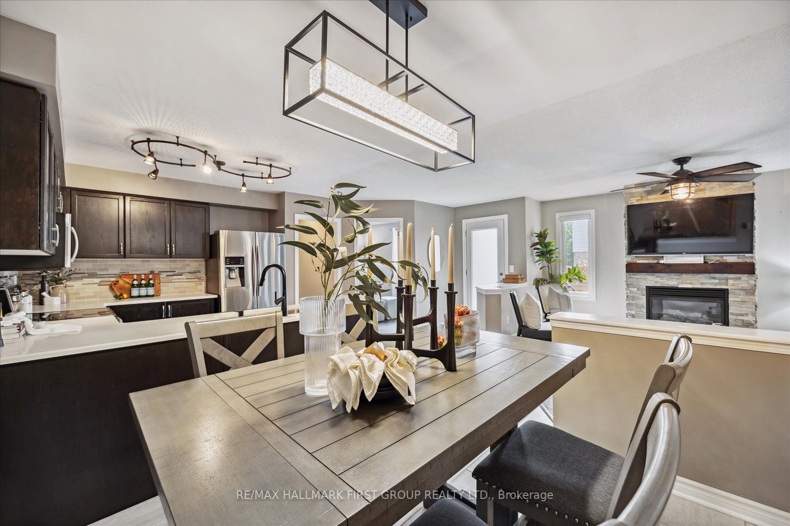21 Hogan Cres
