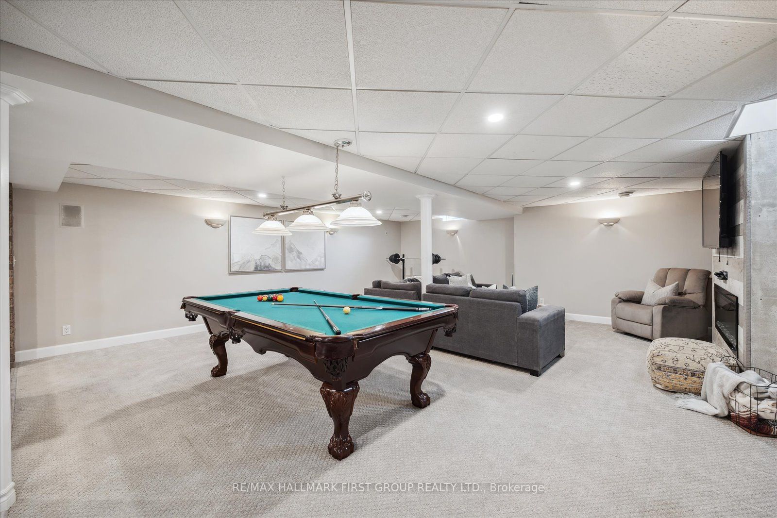 21 Hogan Cres