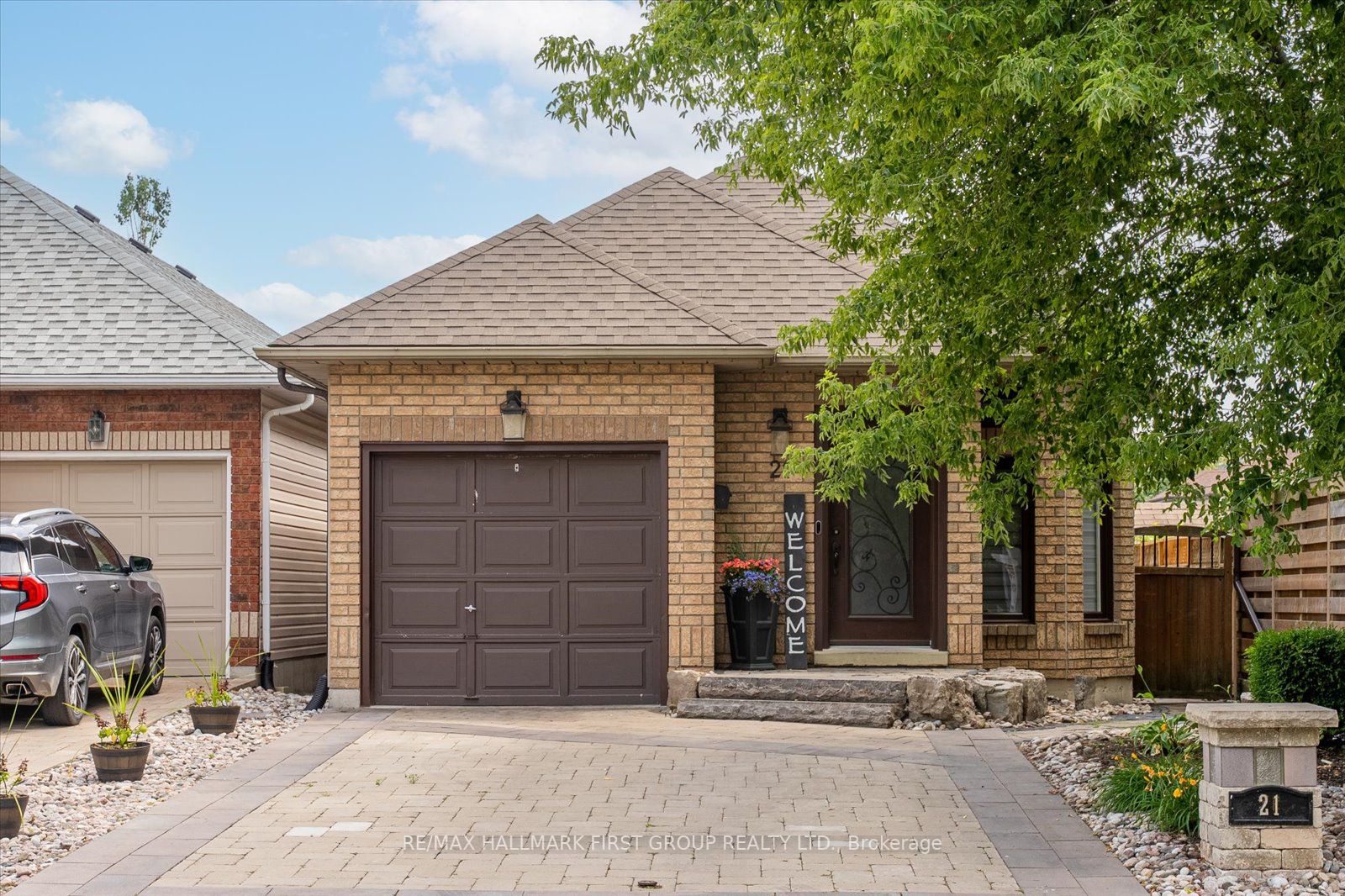 21 Hogan Cres