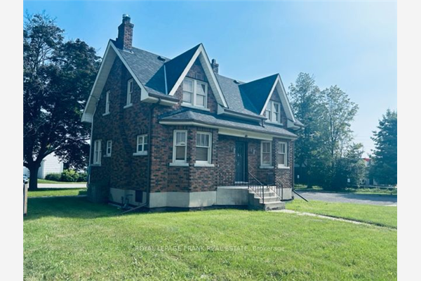 501 Dundas St W, Whitby