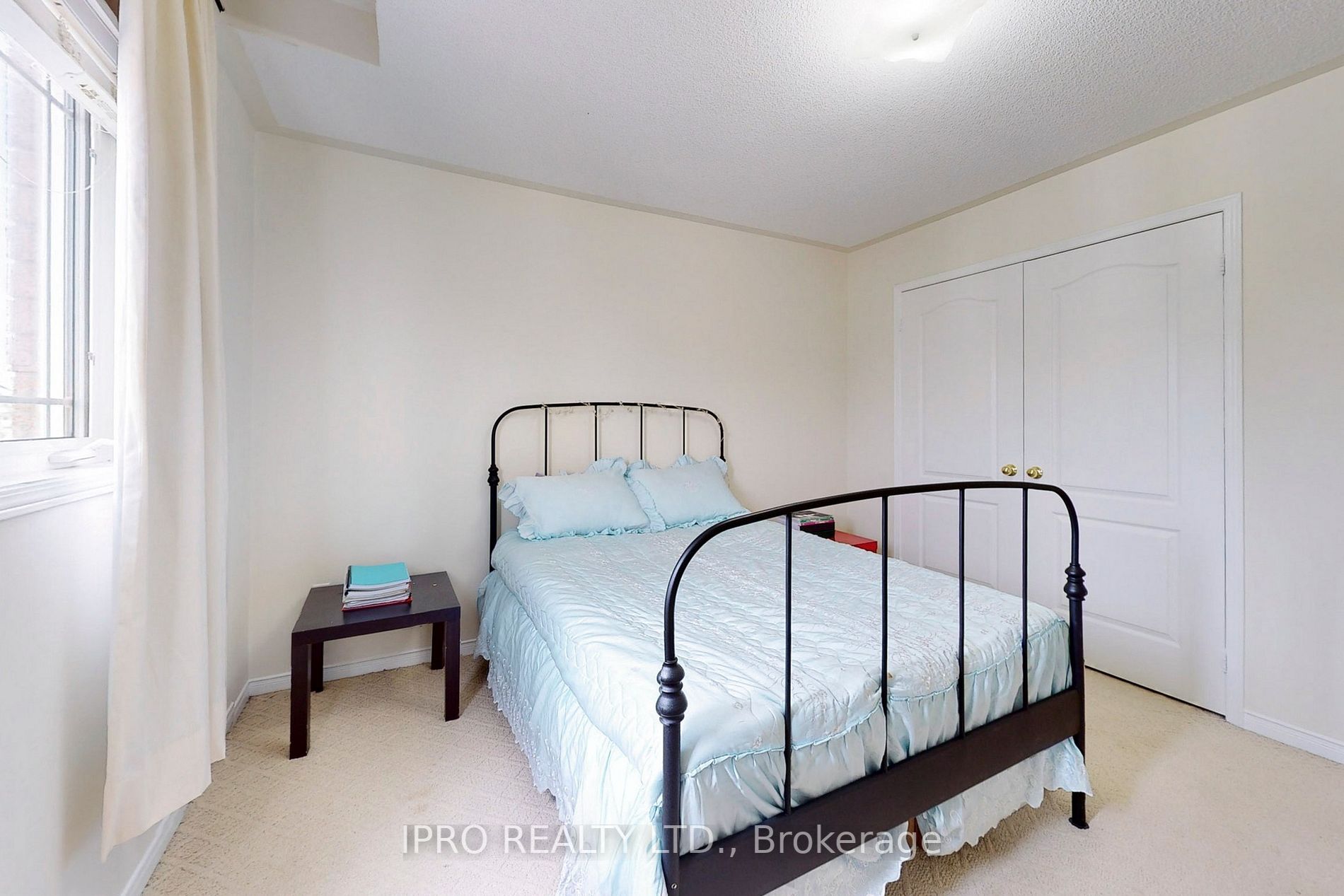 19 Thackery Dr