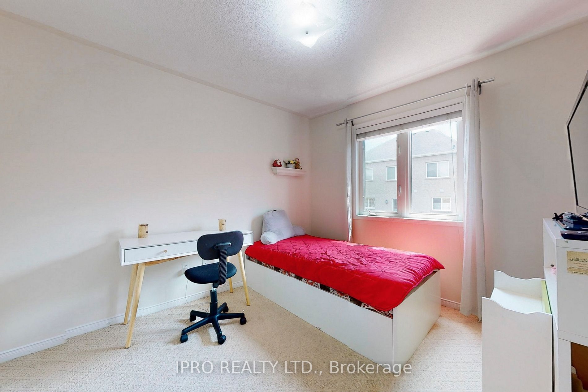 19 Thackery Dr