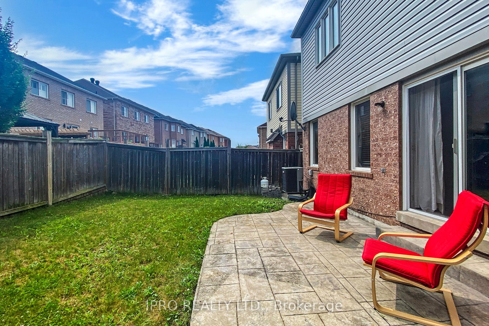 19 Thackery Dr