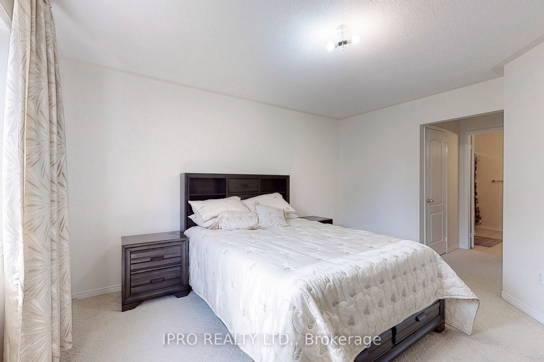 19 Thackery Dr