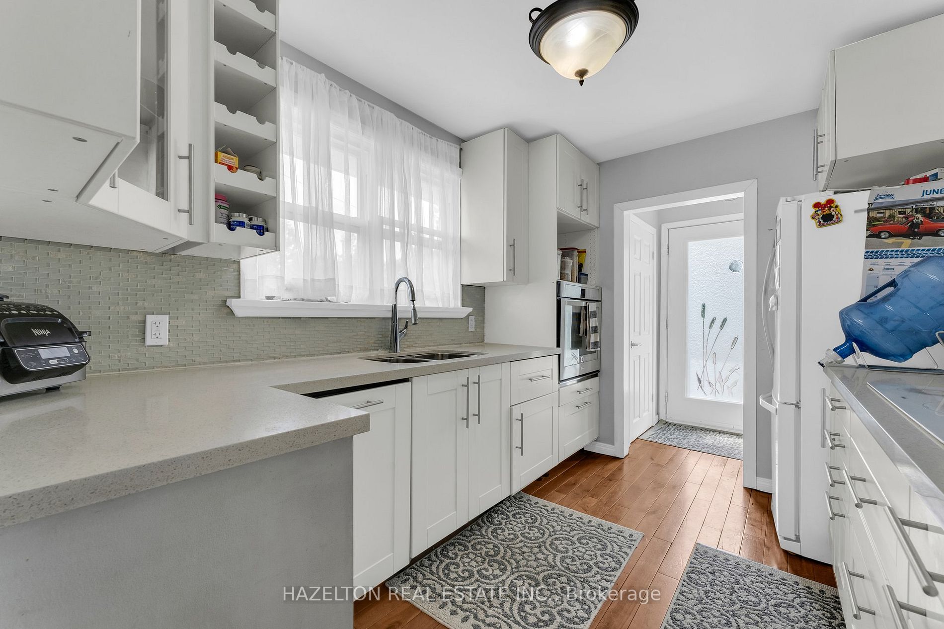 572 Montcalm Ave