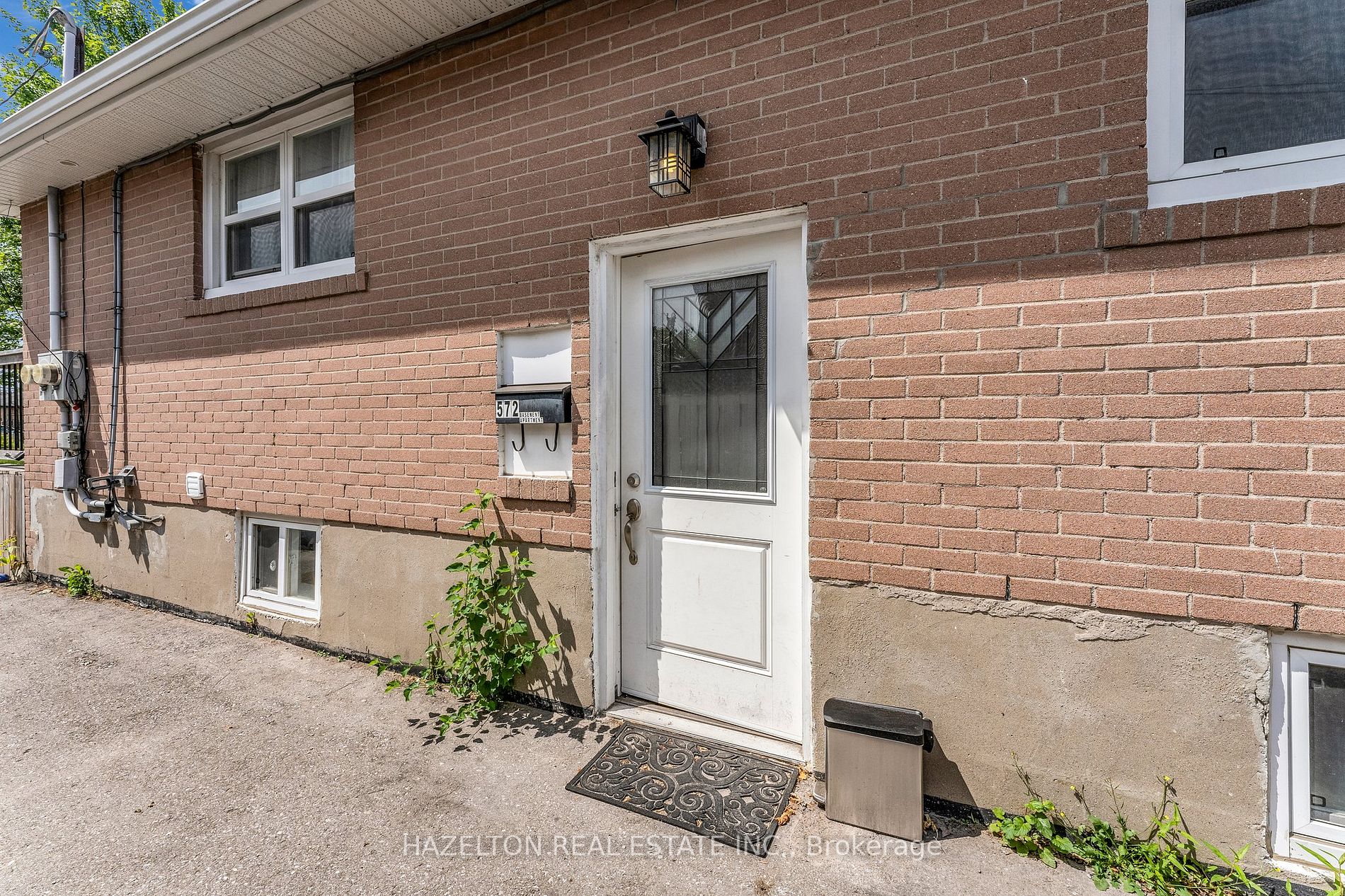 572 Montcalm Ave
