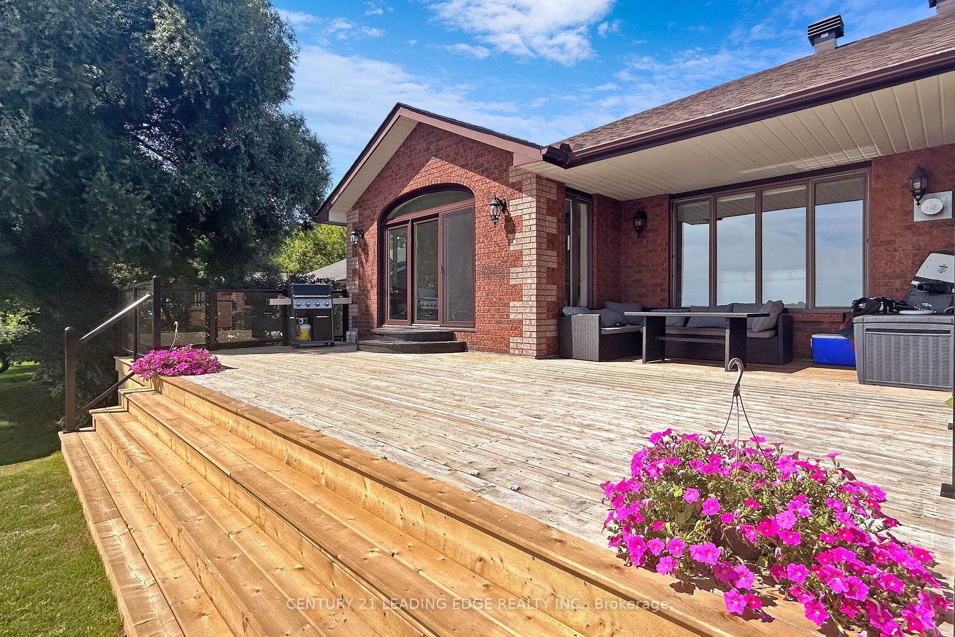 207 Aldred Dr