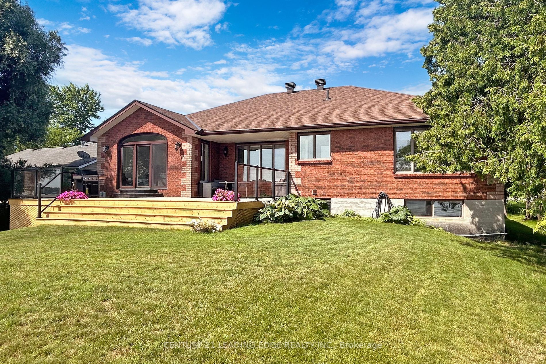 207 Aldred Dr