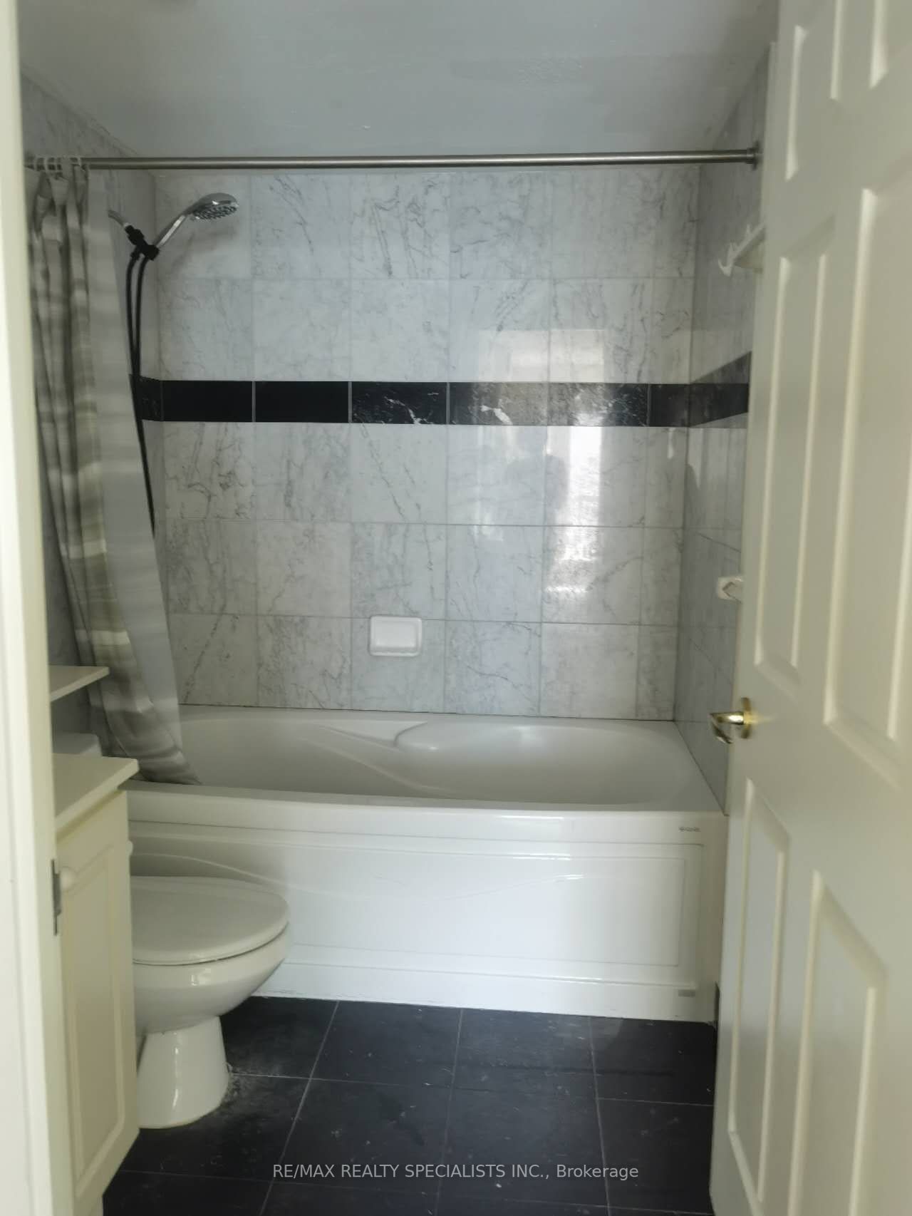 18 Lee Centre Dr, #2110