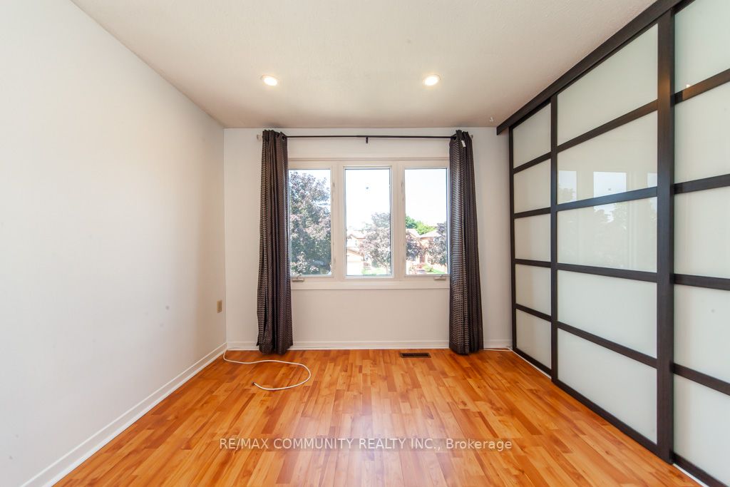 74 Fernbank Place