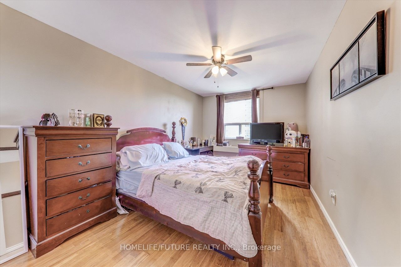 3420 Eglinton Ave E, #608