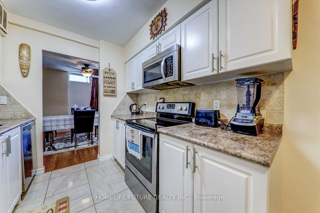 3420 Eglinton Ave E, #608
